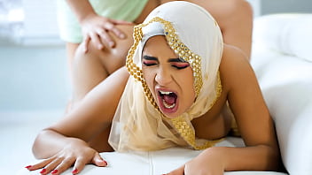Convincing My Hijab Girlfriend for Fuck Who&apos;s Not Allowed to Have Sex Because of Her Culture - Hijablust