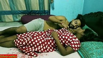 Indian teen couple viral hot sex video&excl;&excl; Village girl vs smart teen boy real sex