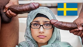 MIA KHALIFA - Min pojkvän låter mig inte ha en trekant&comma; så jag hade sex med två svarta män